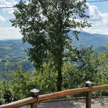 Pietra Di Bismantova Short Lets * Castelnovo ne' Monti