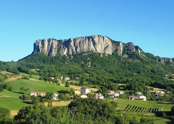 Pietra Di Bismantova Short Lets Apartamento *