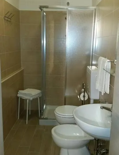 Pietra Di Bismantova Short Lets Apartamento *