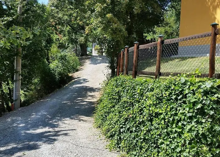 Pietra Di Bismantova Short Lets Apartamento *