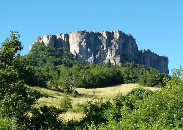 Pietra Di Bismantova Short Lets