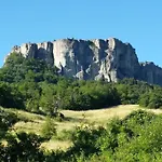 Pietra Di Bismantova Short Lets