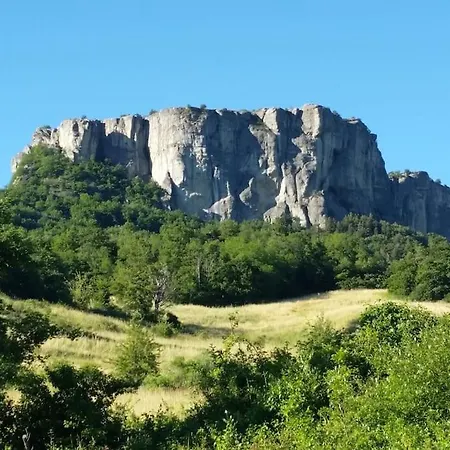 Pietra Di Bismantova Short Lets