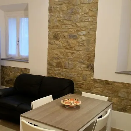 Pietra Di Bismantova Short Lets Apartmán